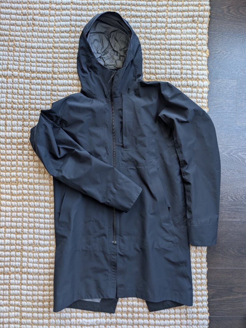 Arc'teryx Veilance Monitor Coat (SM) - Made in Canada